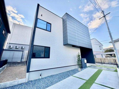 【外観】 | ☆安佐南区伴東1丁目　新規分譲☆ | 2号棟・スタイリッシュな外観が青い空に映えます。来客も楽しみですね♪