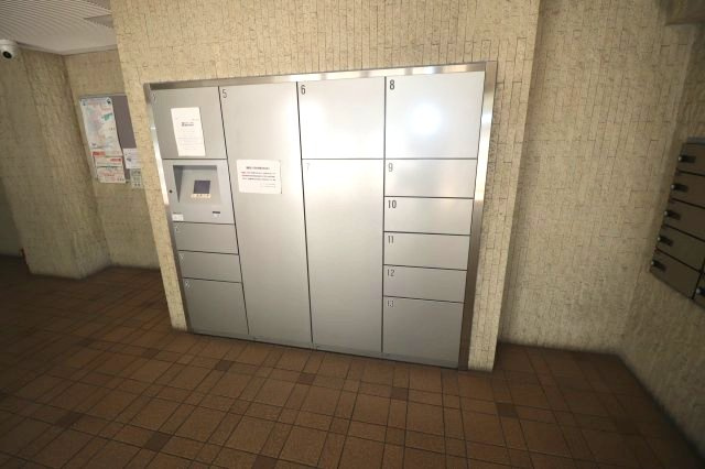 エルシティ桃山筑前のその他共用部分|宅配BOX有り。