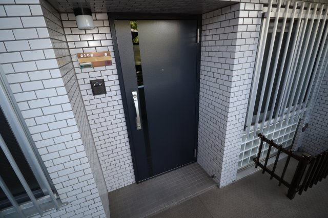 エルシティ桃山筑前の玄関