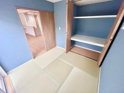 【その他】 | ☆廿日市市宮島口上1丁目　新規分譲☆ | B棟◆リビングに併設された和室は、お洒落な風合いが、何とも言えない高級感を生み出します。造りこんだ空間演出の妙が生み出す質のハーモニーはこの住宅のクオリティの良さを実感させてくれます。