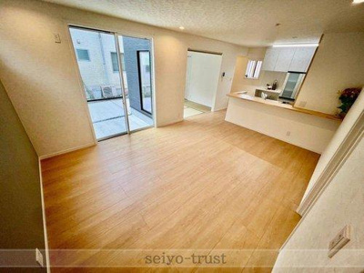 【居間・リビング】 | ☆東区上温品4丁目☆ | 広々したリビングなのでお子様とリビングで遊ぶ事もできますね♪