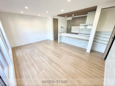 【居間・リビング】 | ☆東区中山新町1丁目　新築分譲☆