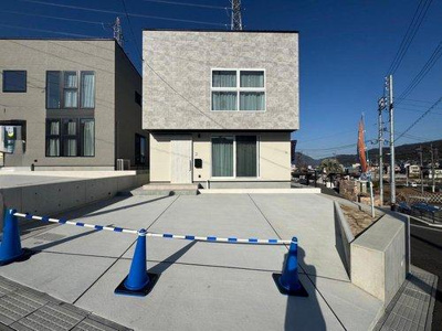 【外観】 | ☆東区馬木6丁目【ENプロジェクト】新築分譲☆ | ◆1号棟外観◆
☆2024年9月完成済☆陽光に照らされ、美しく輝く邸宅はそこに住まうご家族に幸福感と満足感を与え続け、快適な暮らしをもたらしてくれます。