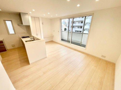 【居間・リビング】 | ☆西区庚午中1丁目　新築分譲☆ | ◆4号棟◆人気の対面式キッチン♪お食事の準備をしながらでもご家族とのコミュニケーションを楽しめます♪