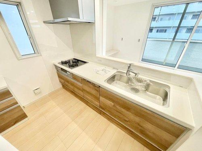 【キッチン】 | ☆西区庚午中1丁目　新築分譲☆ | ◆4号棟◆高性能な食器洗浄乾燥機付きシステムキッチン！【洗浄・乾燥】はもちろん高温洗浄で衛生面でも一役買ってます。忙しい時でも安心です！