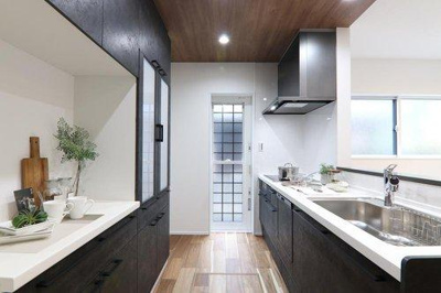 【キッチン】 | ☆安佐南区相田3丁目　新築分譲☆ | ◆キッチン◆毎日使う場所だからこそ、使い勝手を考慮しました。ゆったりとした収納力豊富なシステムキッチン、ゆったりとしたキッチンコーナーは質感豊かな仕上がりとなっております。