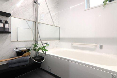 【浴室】 | ☆安佐南区相田3丁目　新築分譲☆ | ◆浴室◆1日の疲れを癒すバスルームは、心地よいリラックスを叶える清潔感溢れる美しい空間です。心からゆったりと寛いでいただけるよう、ゆとりのスペースを確保してます。