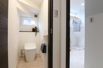 【トイレ】 | ☆安佐南区相田3丁目　新築分譲☆ | ◆トイレ◆通風・採光に優れ、心地よい光と風が溢れています。贅沢で豊かな生活を♪