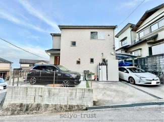 【外観】 | ☆佐伯区観音台1丁目☆太陽光発電搭載！ | ◆外観◆
建物の居住性にこだわった邸宅は、「落ち着き」と「安らぎ」と「快適」を実現してくれます。いつ友人・親戚・来客が来ても決して油断しないハイスペックな邸宅☆