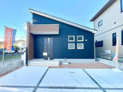 【外観】 | ☆廿日市市大野1丁目【グラファーレシリーズ】新築分譲☆ | ◆外観◆
各居室がゆるやかにつながる一体感のある人気の平屋♪この家からスタートする「新しいライフスタイル」はご家族にとって大切で貴重な時間。少しでも豊かに、そして快適に☆