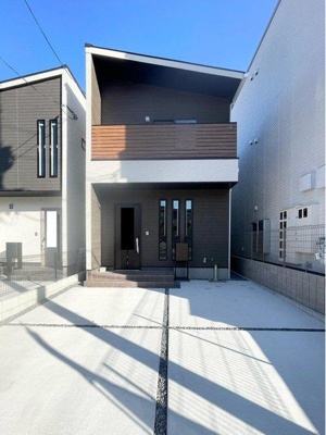 【外観】 | ☆安佐南区西原8丁目　新築分譲☆ | ◆B棟外観◆
日々の生活の「あったらいいな」がたくさんつまった家。毎日に時間とゆとりが増え、生活が輝き始める。そんなことが、いつの間にか当たり前に感じることができる。毎日に感動を、「こころ躍る家」☆