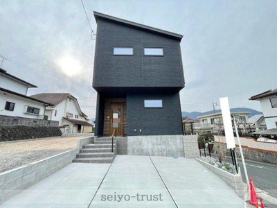 【外観】 | ☆安佐北区落合南8丁目　新築分譲☆ | ◆外観◆
建物の居住性にこだわった邸宅は、「落ち着き」と「安らぎ」と「快適」を実現してくれます。いつ友人・親戚・来客が来ても決して油断しないハイスペックな邸宅☆