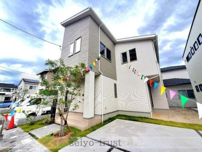 【外観】 | ☆安佐北区可部南5丁目　新築分譲☆ | ◆A-4棟　外観◆
建物の居住性にこだわった邸宅は、「落ち着き」と「安らぎ」と「快適」を実現してくれます。いつ友人・親戚・来客が来ても決して油断しないハイスペックな邸宅☆