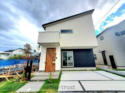 【外観】 | ☆安佐北区可部南5丁目　新築分譲☆ | ◆B-2棟　外観◆
陽光に照らし出される美しい外壁にアクセントカラーもスタイリッシュ。暮らす家族を、訪ねてくる友人知人を楽しませてくれる外観です♪