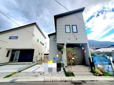 【外観】 | ☆安佐北区可部南5丁目　新築分譲☆ | ◆B-3棟　外観◆
閑静な住宅街の一角に贅沢なほどに降り注ぐ眩い陽光。たしかな居住性能・クオリティが見事に調和した空間は日々の幸せを感じさせてくれます♪