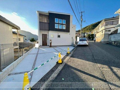 【外観】 | ☆安佐北区可部6丁目　新築分譲☆ | ◆A棟外観◆
閑静な住宅街の一角に贅沢なほどに降り注ぐ眩い陽光。たしかな居住性能・クオリティが見事に調和した空間は日々の幸せを感じさせてくれます♪