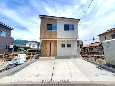 【外観】 | ☆安佐北区亀山2丁目　新築分譲☆ | ◆B棟外観◆
日々の生活の「あったらいいな」がたくさんつまった家。毎日に時間とゆとりが増え、生活が輝き始める。そんなことが、いつの間にか当たり前に感じることができる。毎日に感動を、「こころ躍る家」☆