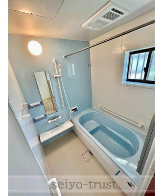 【浴室】 | ☆安佐北区亀山2丁目　新築分譲☆ | ◆C棟浴室◆
１日の疲れを癒すバスルーム。換気乾燥暖房機により、ヒートショックなどの予防ができ冬でも快適なバスタイムが過ごせます。また、乾燥機能は花粉の時期や梅雨の時期のお洗濯も安心です☆