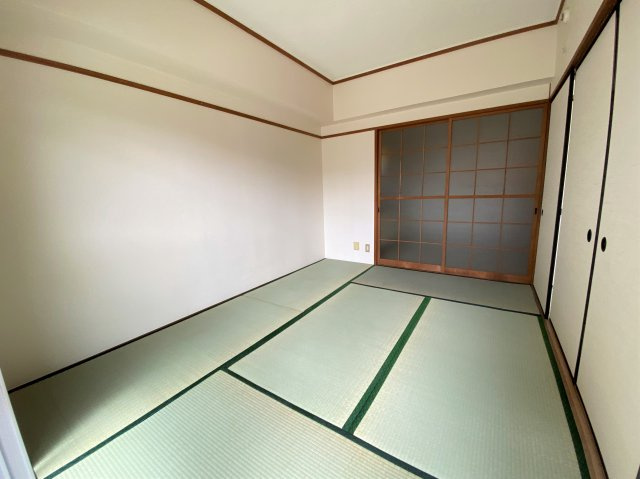 グランドハイツ服部の和室
