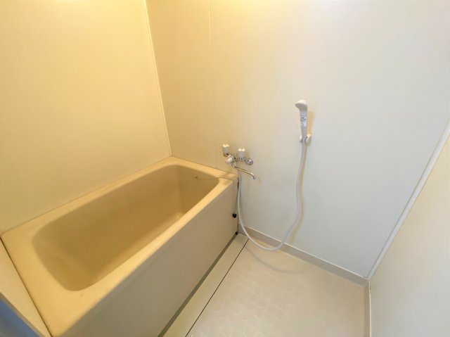 グランドハイツ服部の浴室