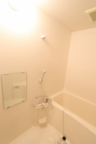 鳥山マンションⅢの浴室|※別の号室の写真になります。