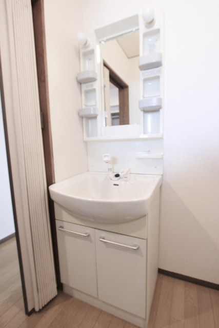 清邦産業ビルの洗面所