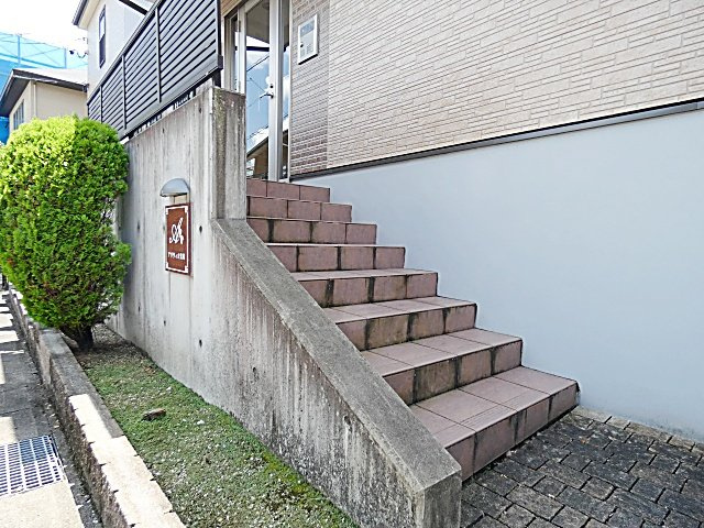 アリヴィオ東苑の外観