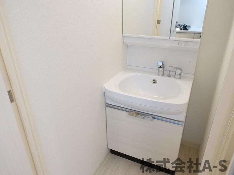 アドバンス名古屋モクシーの洗面所|同間取り画像使用
実際のお部屋と色などが異なる場合がございます。