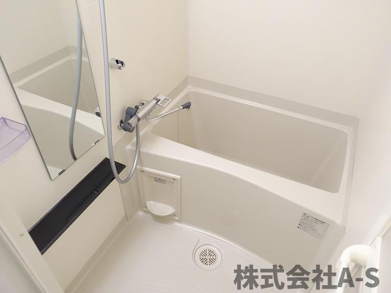 アドバンス名古屋モクシーの浴室|同間取り画像使用
実際のお部屋と色などが異なる場合がございます。