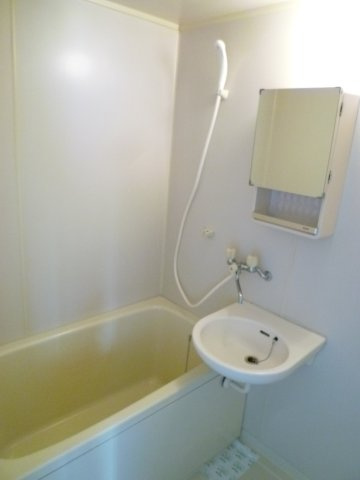 フローラル二瀬の浴室