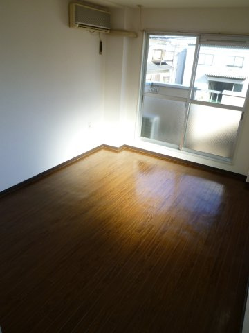 フローラル二瀬の居間・リビング