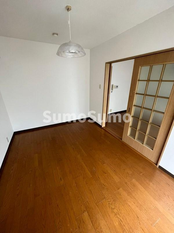 ジュエリー山手の居間・リビング