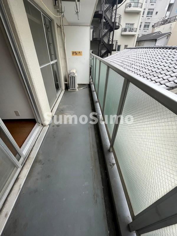 ジュエリー山手のバルコニー