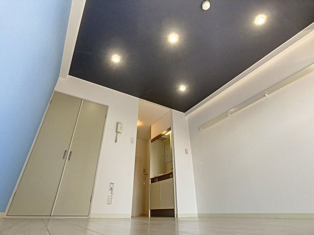 ソレイユアイワの洋室