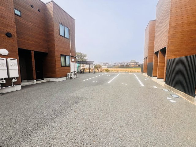 at.south（エイティ・サウス）Ｅ棟の駐車場