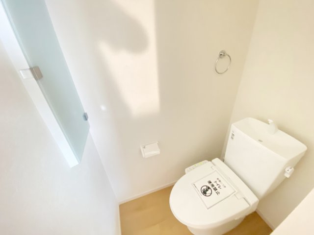 『八王子市新築戸建て』八王子市富士見町43-19【仲介手数料無料】　４期のトイレ|～仲介手数料無料☆八王子ひなた不動産～　八王子市富士見町　新築戸建て