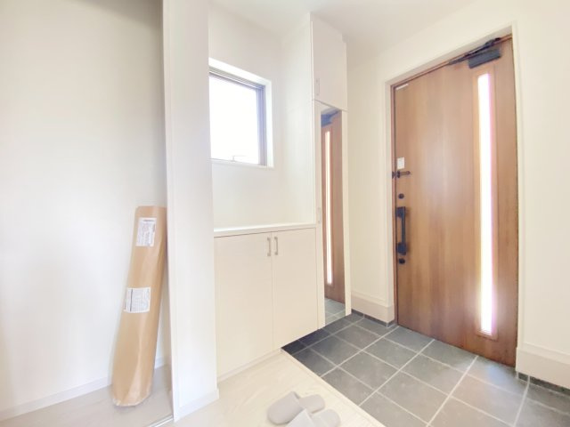 『八王子市新築戸建て』八王子市富士見町43-19【仲介手数料無料】　４期の玄関|～仲介手数料無料☆八王子ひなた不動産～　八王子市富士見町　新築戸建て