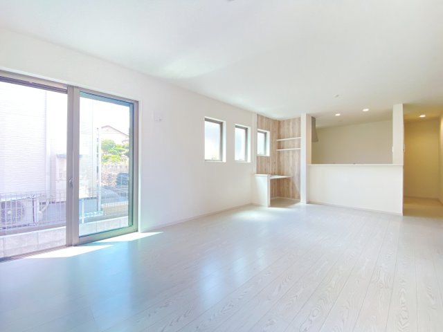 『八王子市新築戸建て』八王子市富士見町43-19【仲介手数料無料】　４期の居間・リビング|～仲介手数料無料☆八王子ひなた不動産～　八王子市富士見町　新築戸建て