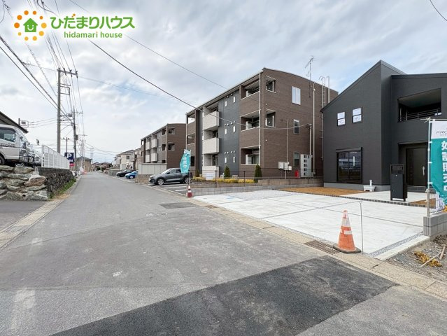 本庄市東台　新築一戸建て　リーブルガーデン　01の前面道路含む現地写真