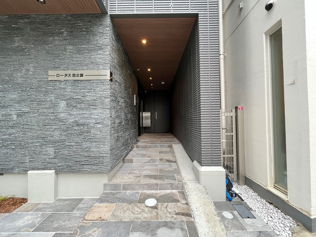 ロータス池之端のエントランス
