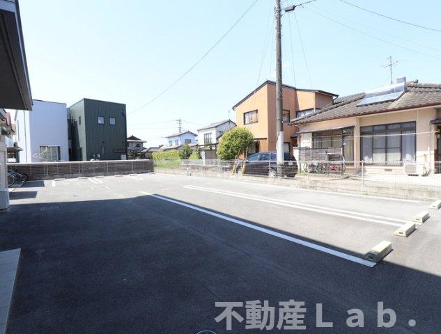 カーサ・フェリスⅡの駐車場