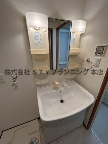 仲介手数料０円！セントラルコート千代田の独立洗面台