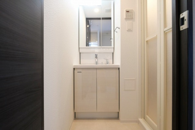 【独立洗面台】 | ファーストフィオーレ大阪城イースト | 使いやすい独立洗面台です
