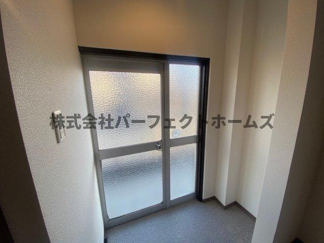 ダイバーシティ桜木町の玄関|明るい玄関です