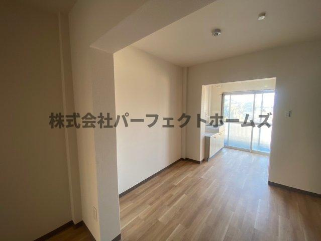 ダイバーシティ桜木町の居間・リビング|ゆったりとした居間です