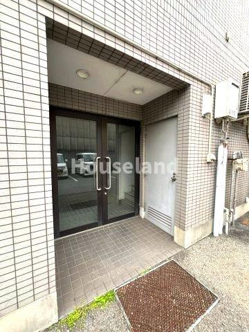 水原マンションのエントランス