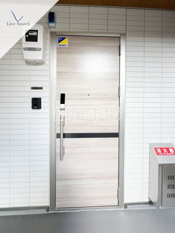 セレスティア千住元町の玄関