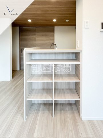 セレスティア千住元町の居間・リビング|リビング棚