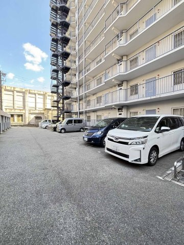 ジャルダン神戸の駐車場|敷地内駐車場を設けています