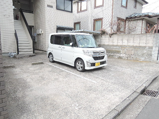 ヴィラクレールの駐車場|敷地内駐車場